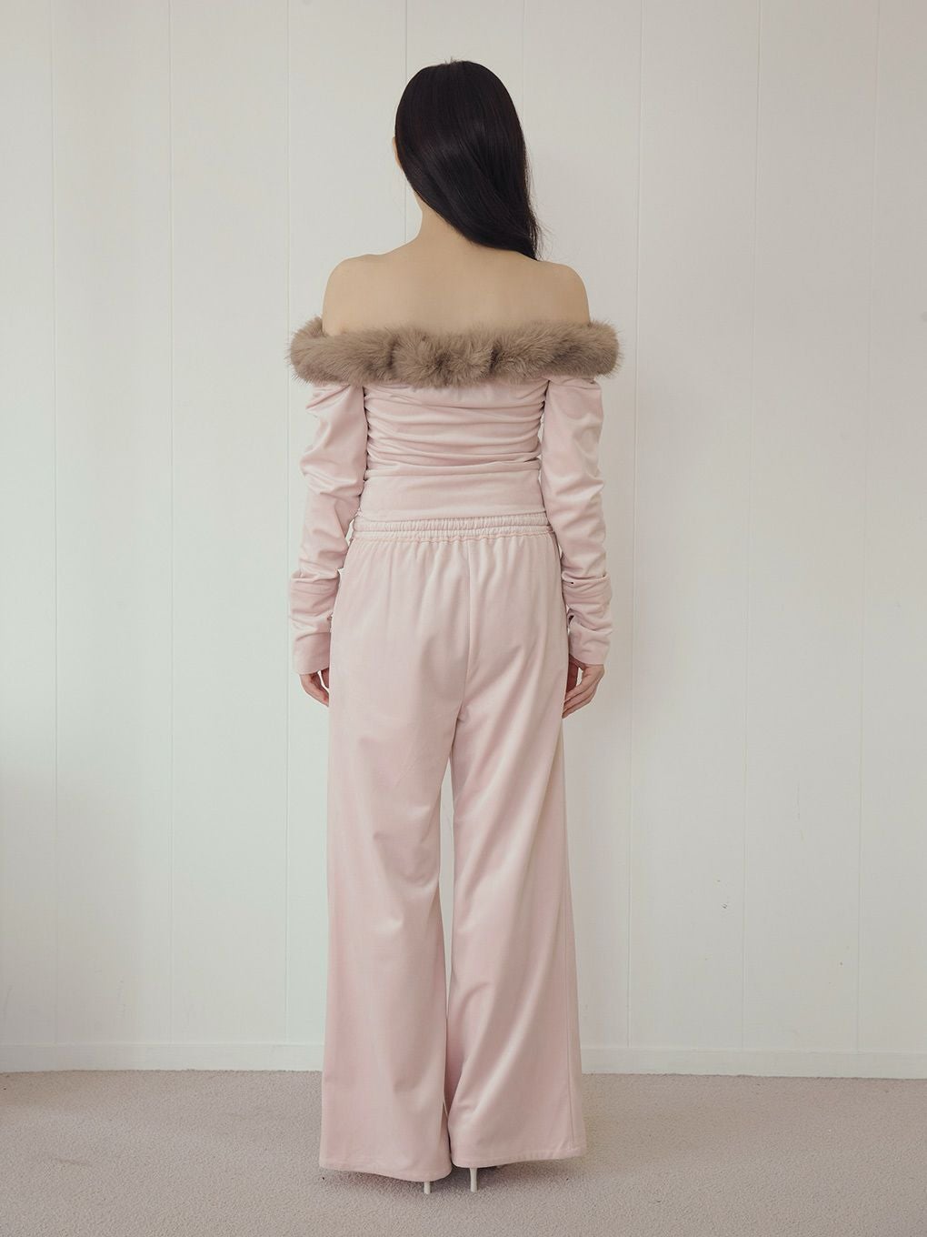 【BUBBLES】ベルベットファーオフショルトップス