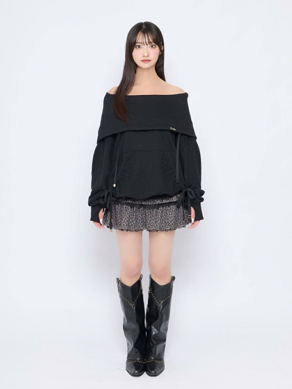 【BUBBLES】オフショルダーフーディートップス