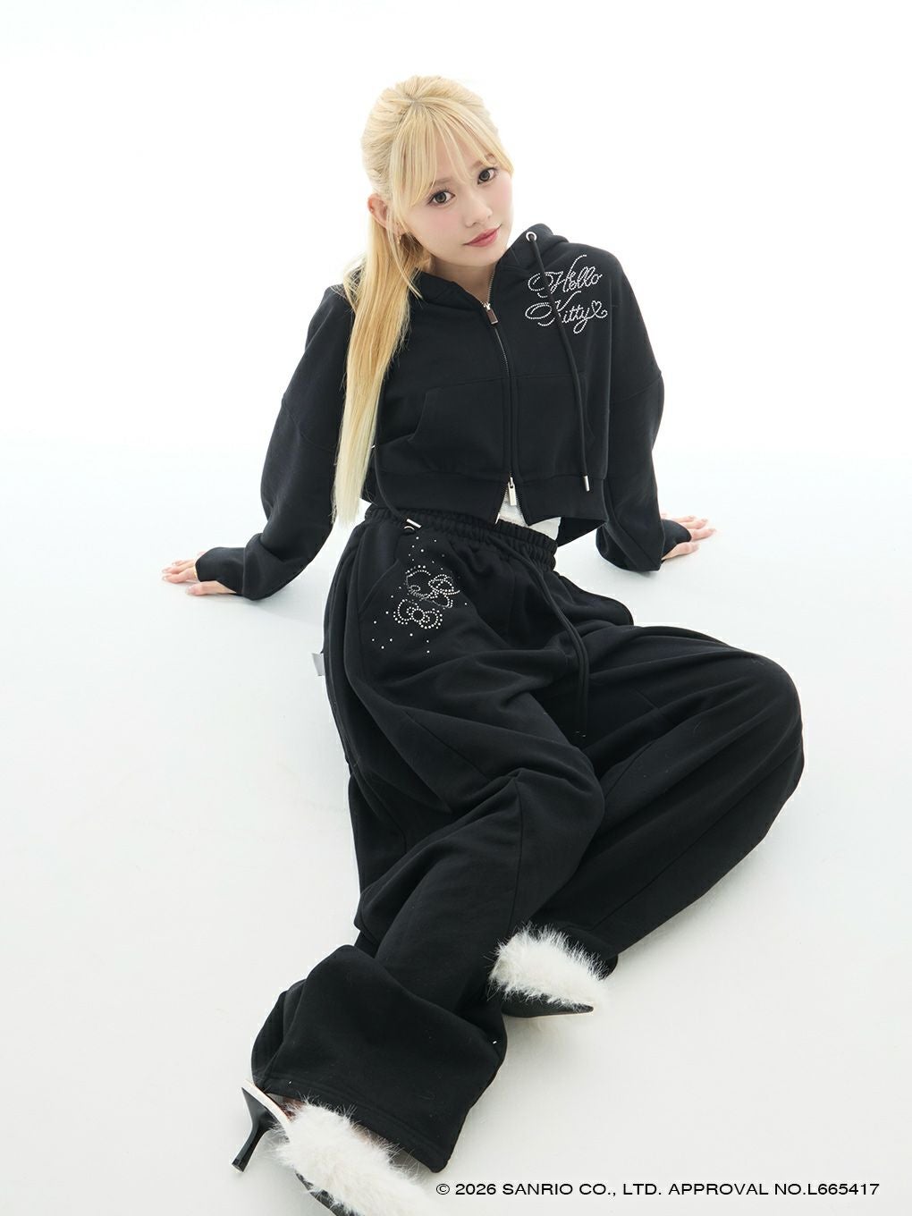 【BUBBLES】ハートビジュークロップドパーカー