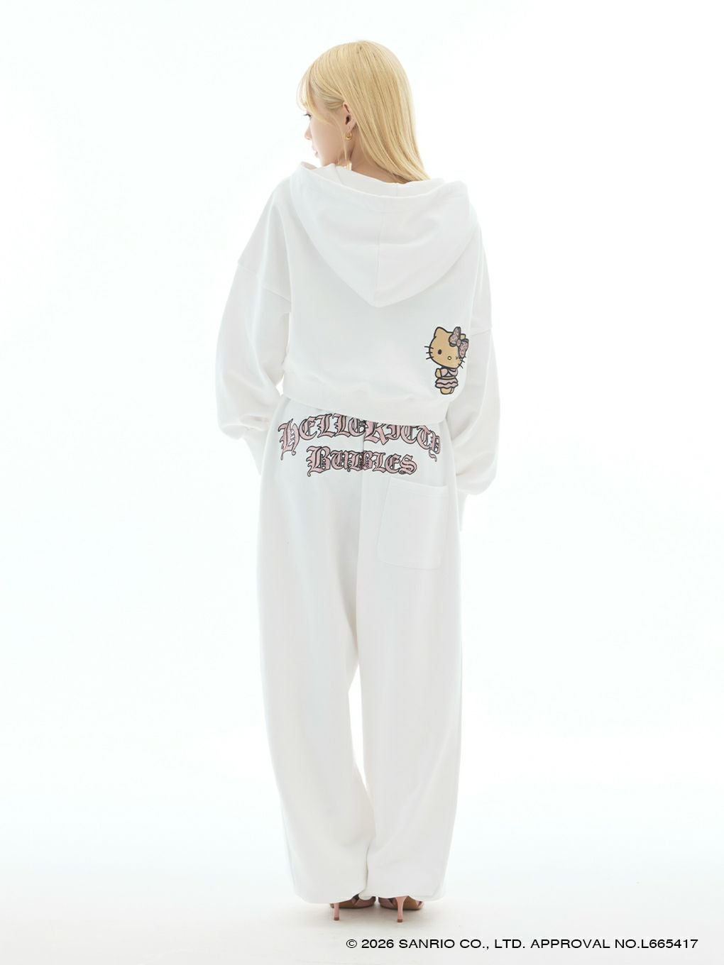 【BUBBLES】グリッターロゴクロップドパーカー