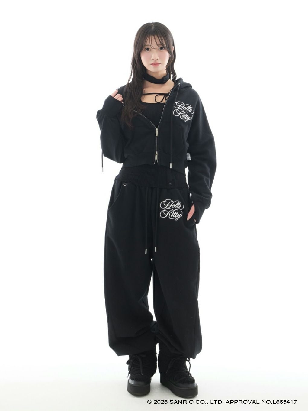 【BUBBLES】エンブロイダリークロップドパーカー